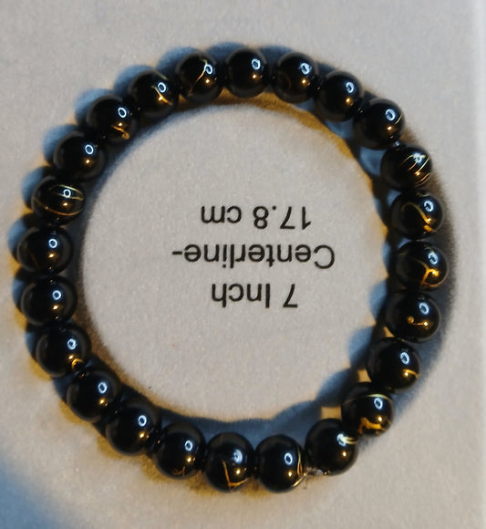 Black with gold accent 😍